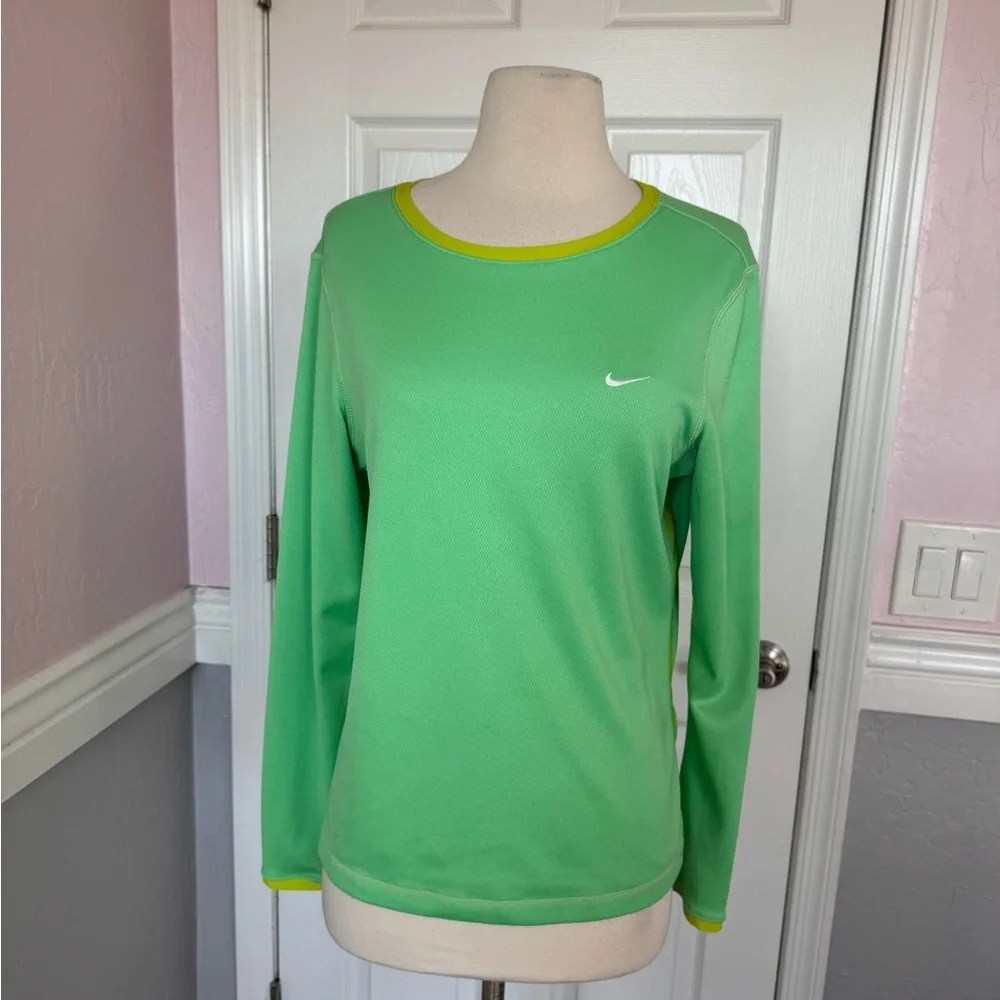 VTG Nike Dri Fit Women's Lime‎ Green Long Sleeve Crew Neck Casual Tee SZ Medium